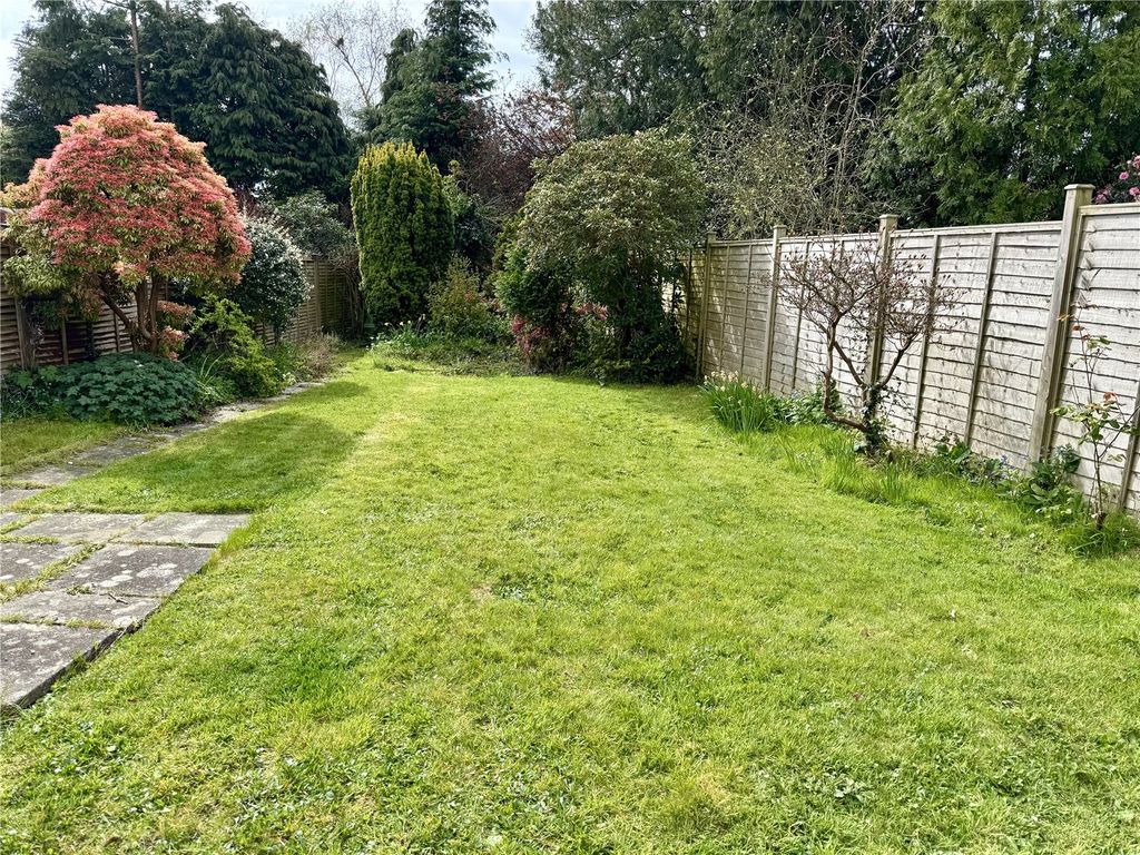 Property photo 2 of 12 Picture No. 16