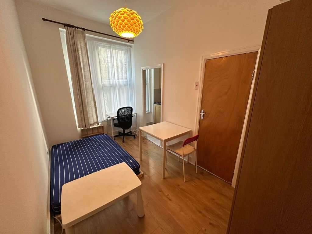 Property photo 1 of 4