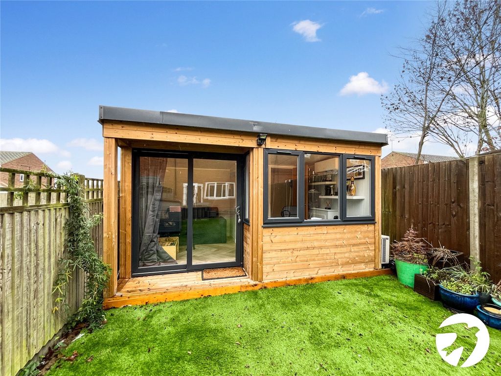 Property photo 2 of 18 Picture No. 10