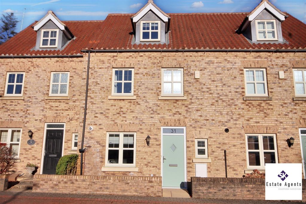 Property photo 1 of 20 Outside