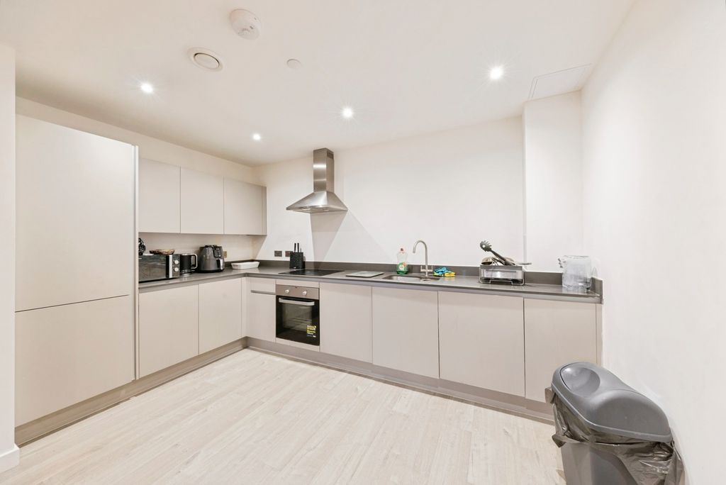 Property photo 2 of 15 Pbox-Img.Jpg
