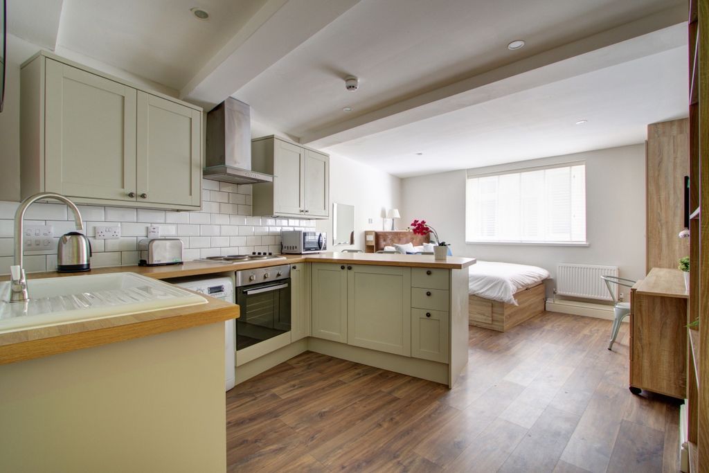 Property photo 1 of 5 Photo 0