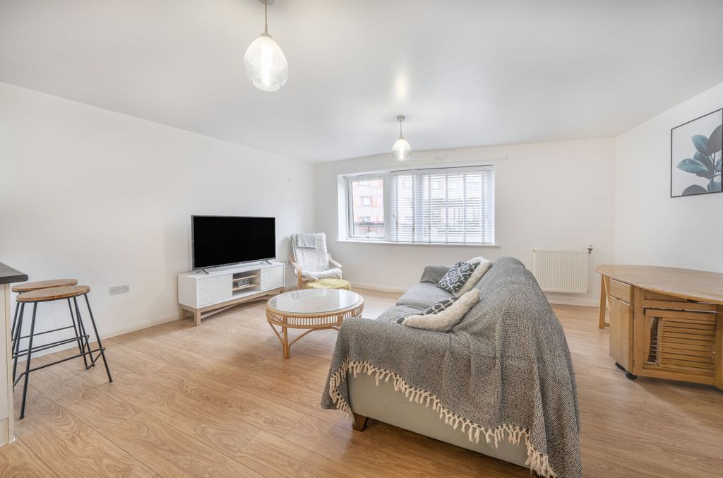 Property photo 2 of 9