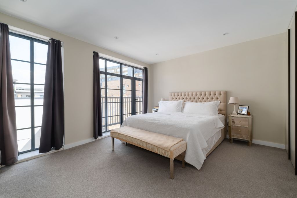 Property photo 3 of 8 F9_30_Osborn_Stre...