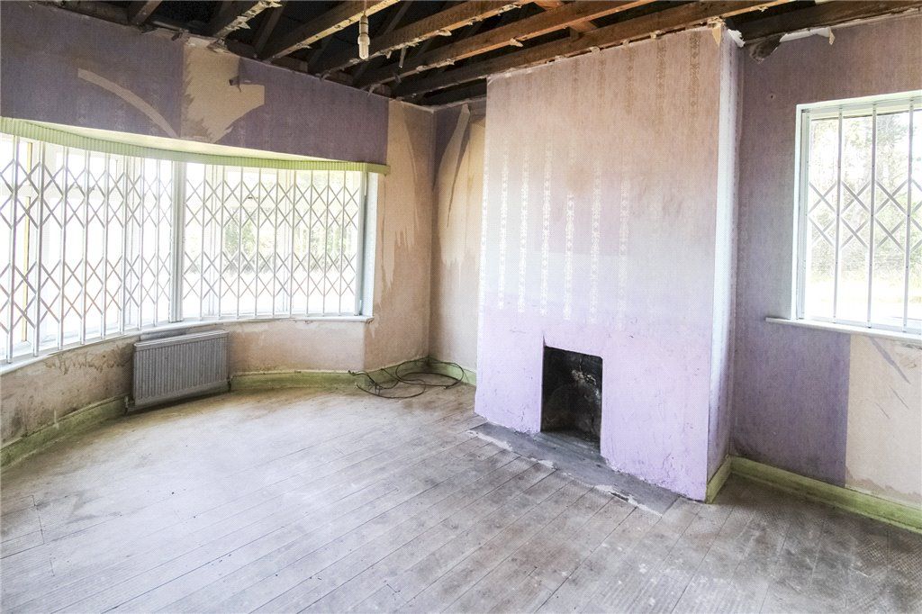 Property photo 3 of 12 Sitting Room