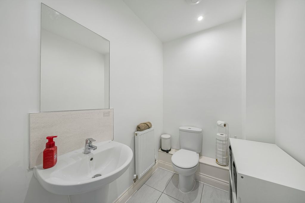 Property photo 3 of 26