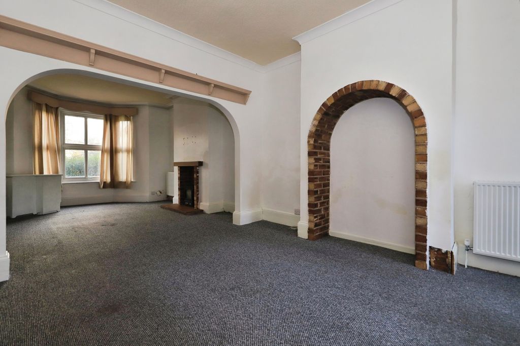 Property photo 3 of 17 Photo