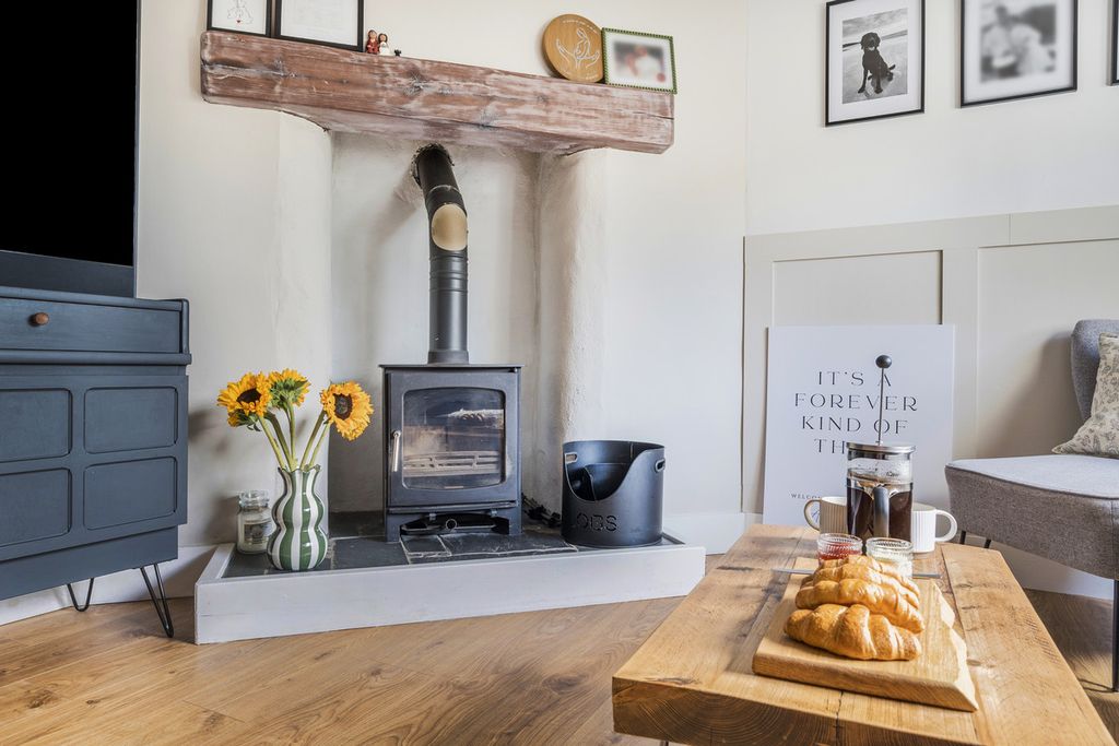 Property photo 3 of 21