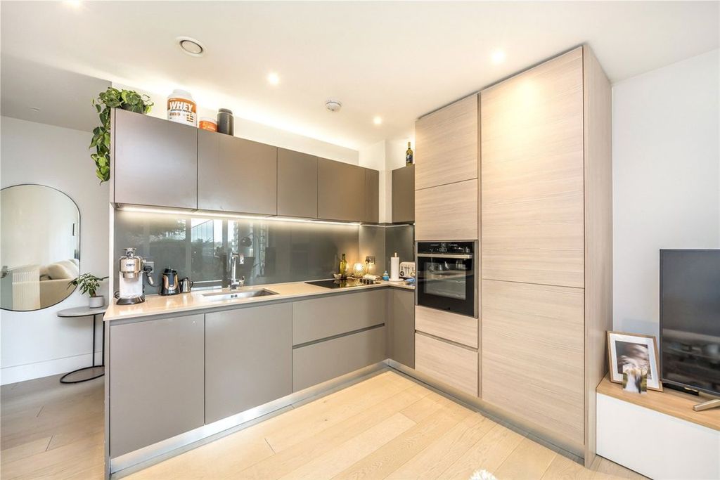 Property photo 3 of 7