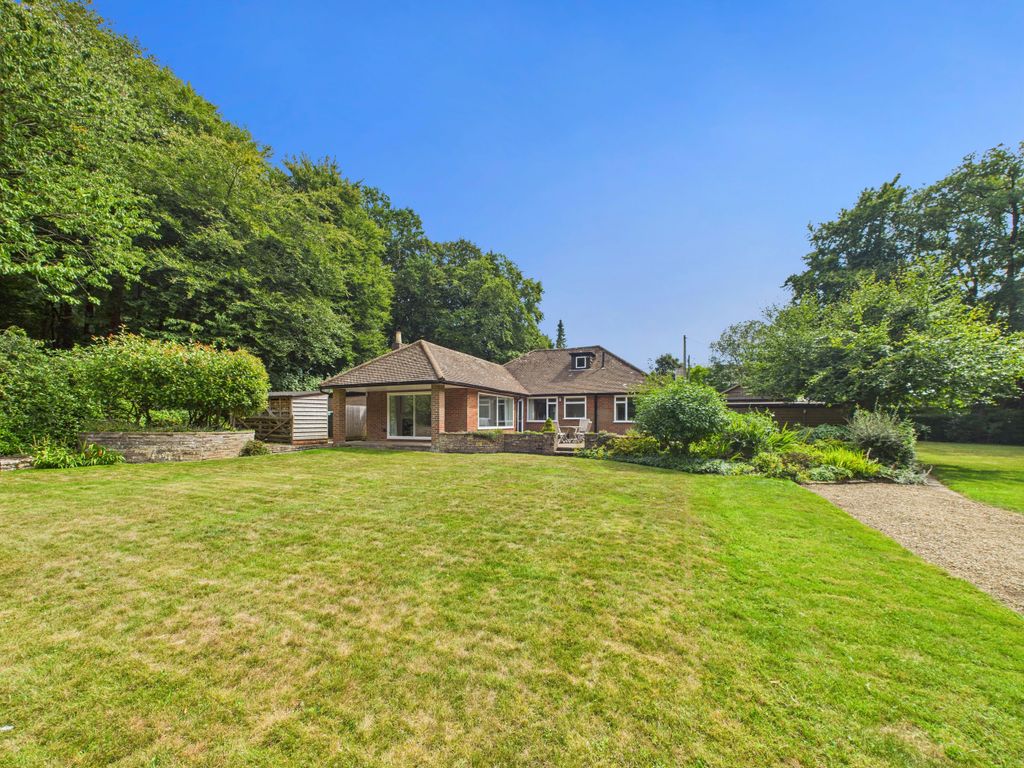 Property photo 1 of 19 Leading