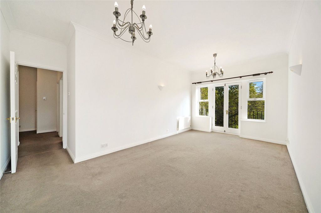 Property photo 2 of 18 Picture No. 30