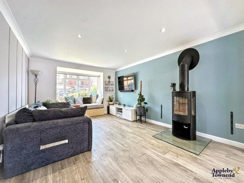 Property photo 3 of 27