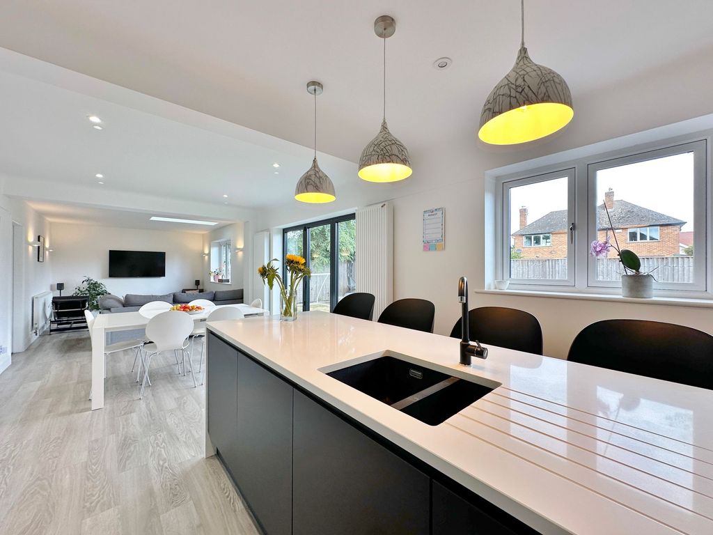 Property photo 3 of 35 Photo 14