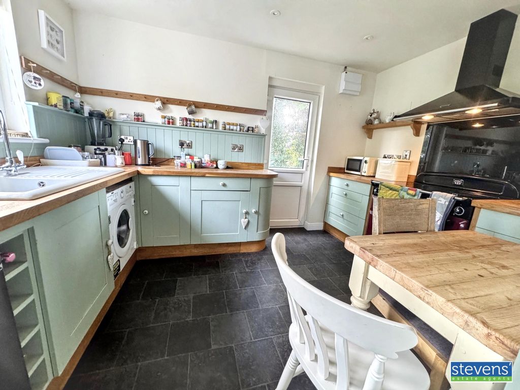 Property photo 2 of 14 Img_4095