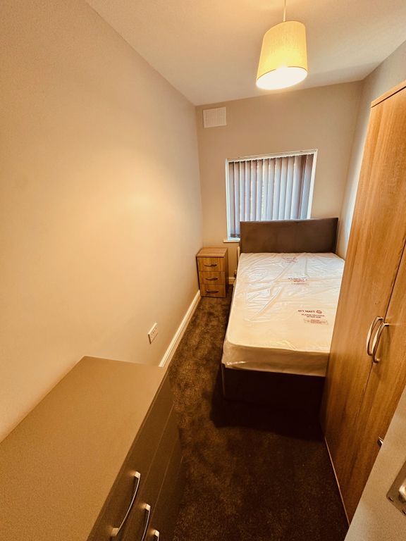 Property photo 1 of 2