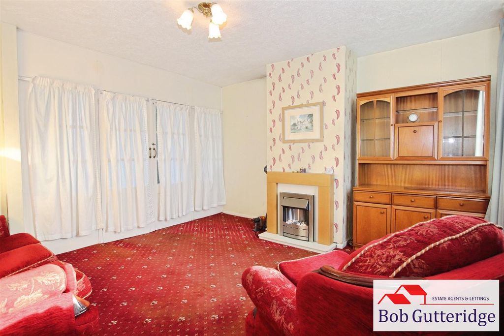 Property photo 2 of 27 Lounge