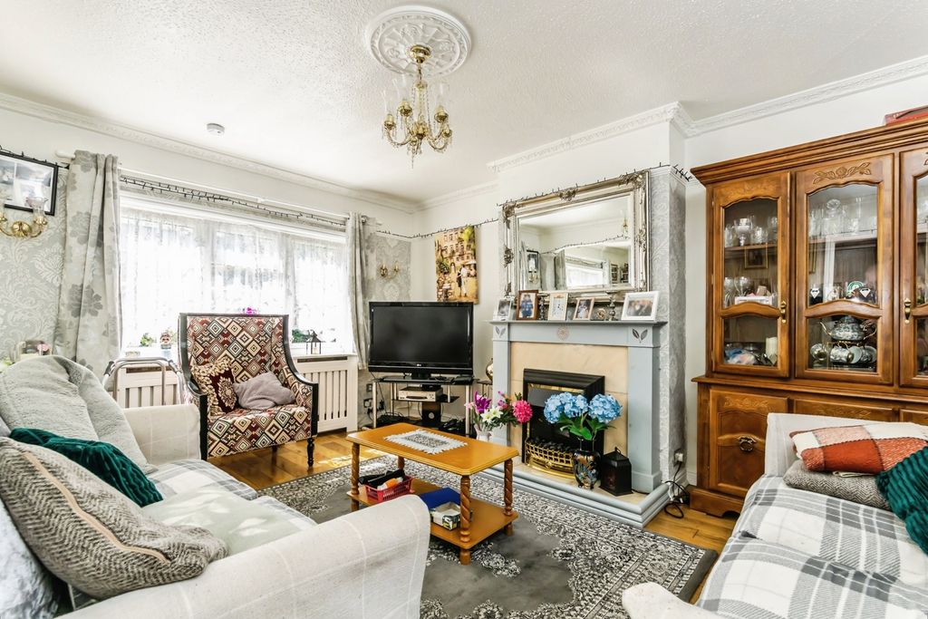 Property photo 3 of 25 Pbox-Img.Jpg