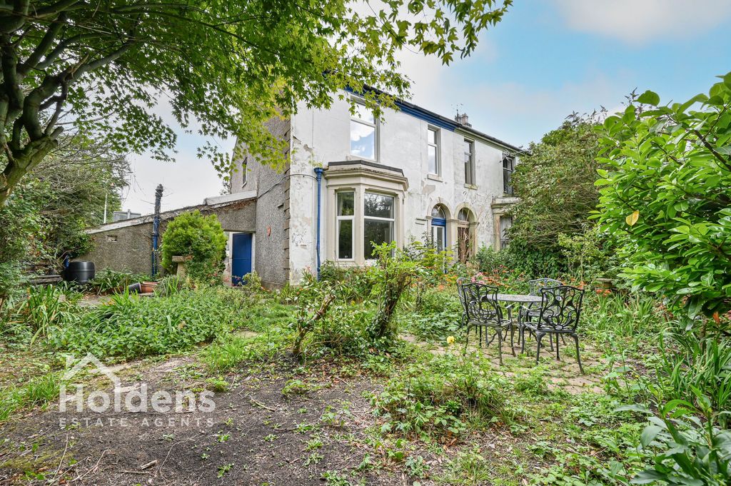 Property photo 2 of 22