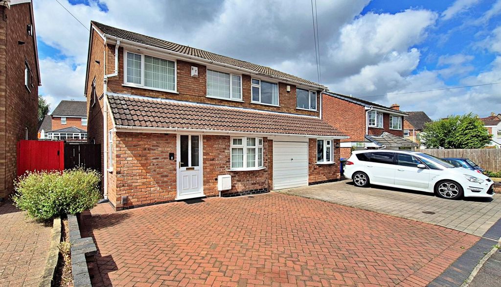 Property photo 1 of 18 4 Front.Jpg