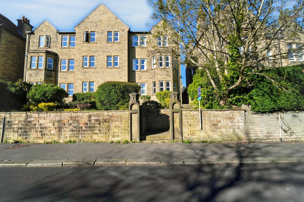 Property photo 1 of 15 Apartment 1 Parklands, 16 Park Drive, Huddersfield, HD1 4Eb