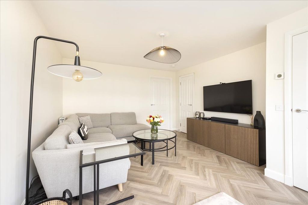 Property photo 2 of 29