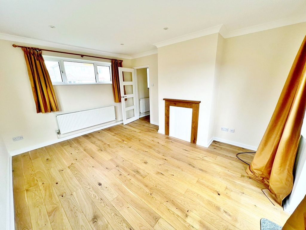 Property photo 2 of 11 Picture No. 19