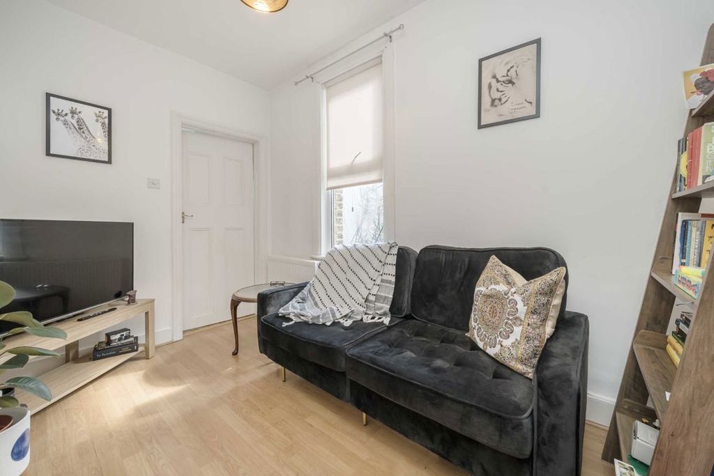 Property photo 3 of 4