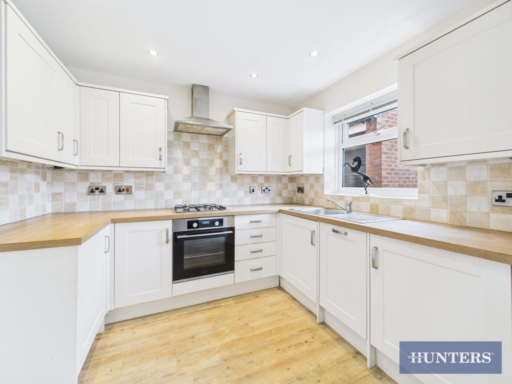 Property photo 2 of 30 Kitchen