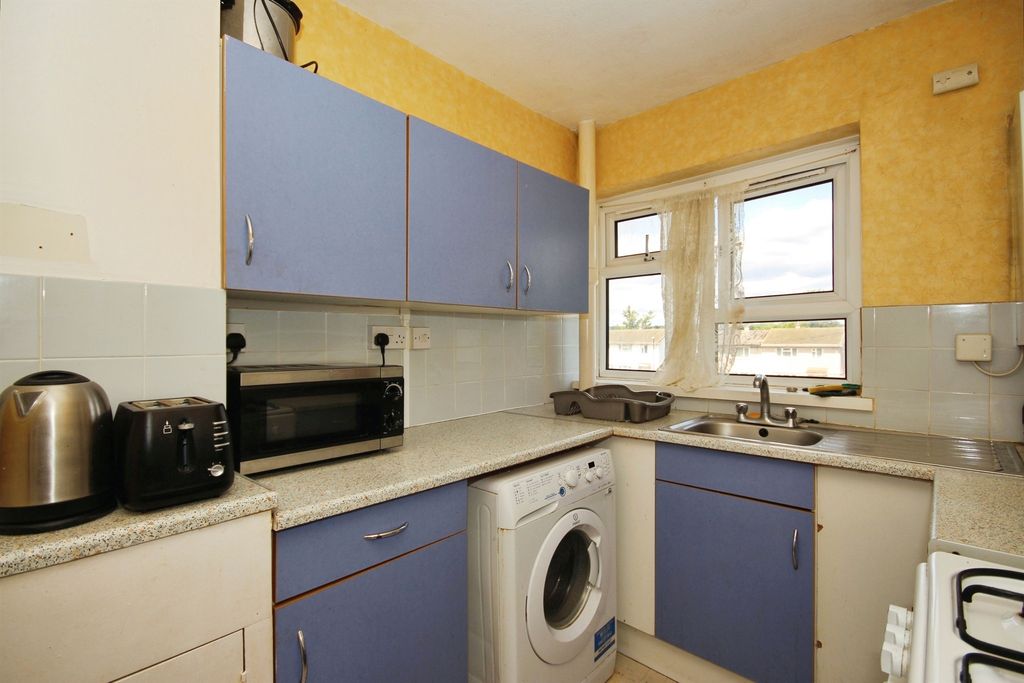 Property photo 3 of 11