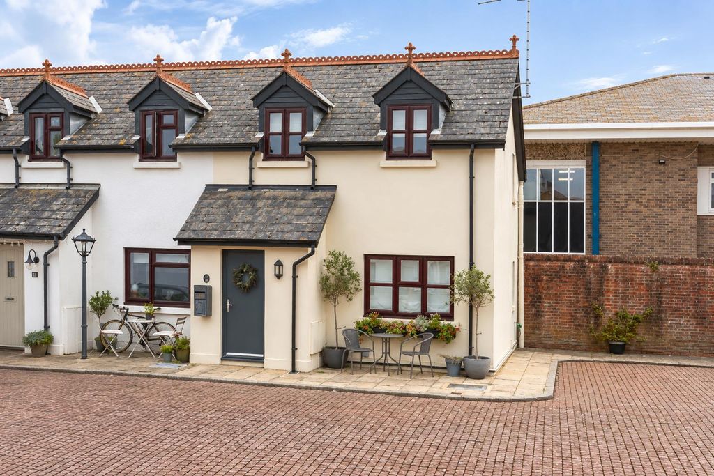 Property photo 1 of 8 89Ffb793-3F68-4F4E-8183-937E4A8d2981.Png