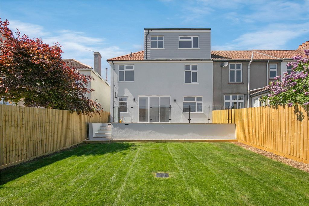 Property photo 3 of 34 Picture No. 45