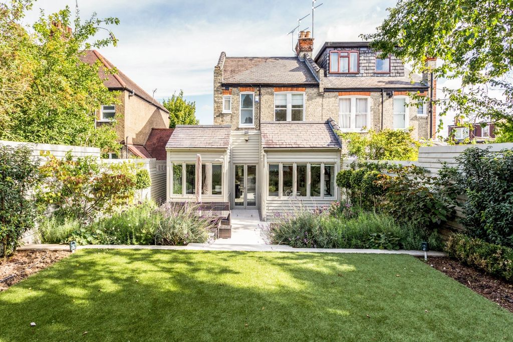 Property photo 1 of 29 Clifton Road