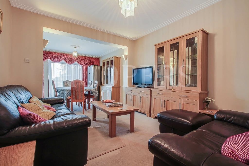 Property photo 3 of 12