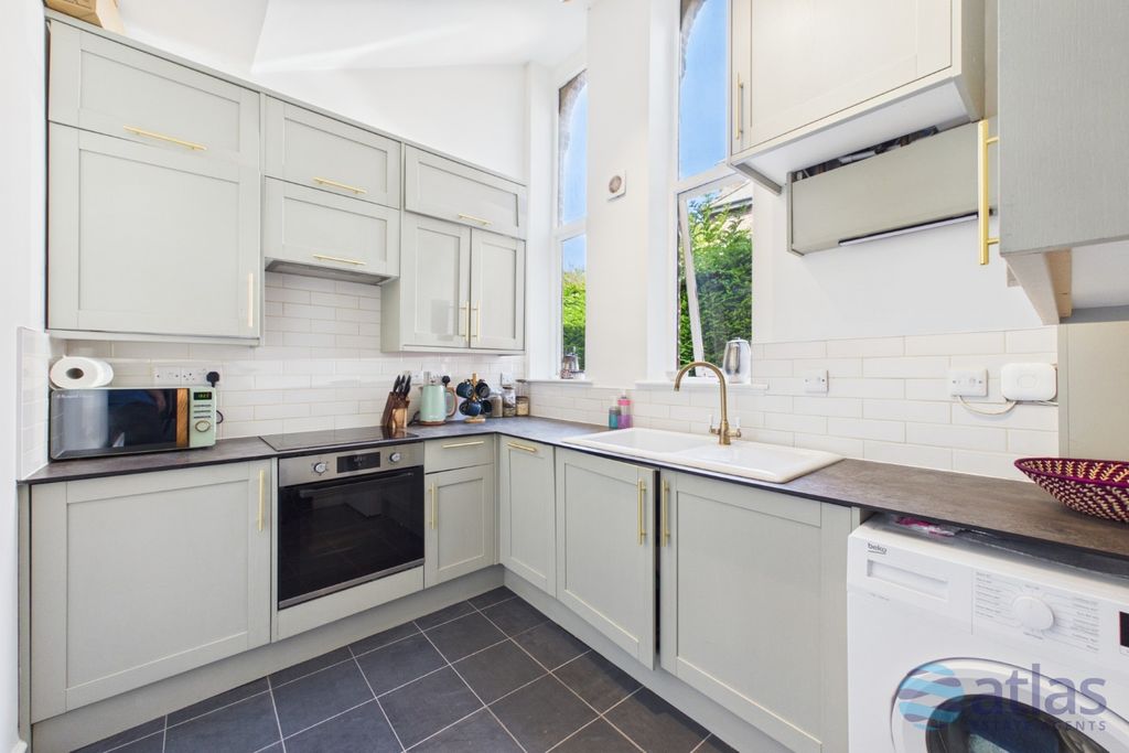 Property photo 2 of 14 Kitchen
