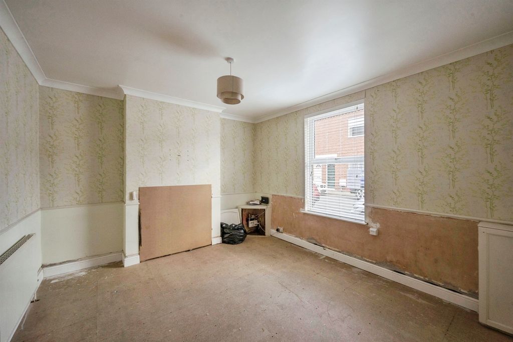 Property photo 3 of 14