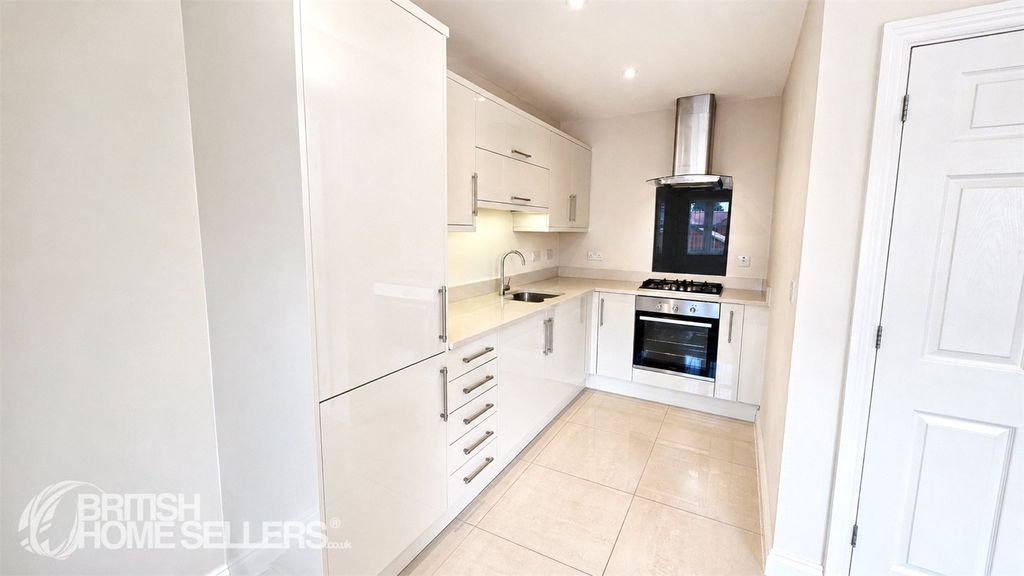Property photo 2 of 11 Picture No. 12