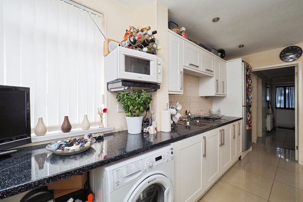 Property photo 3 of 20 Pbox-Img.Jpg