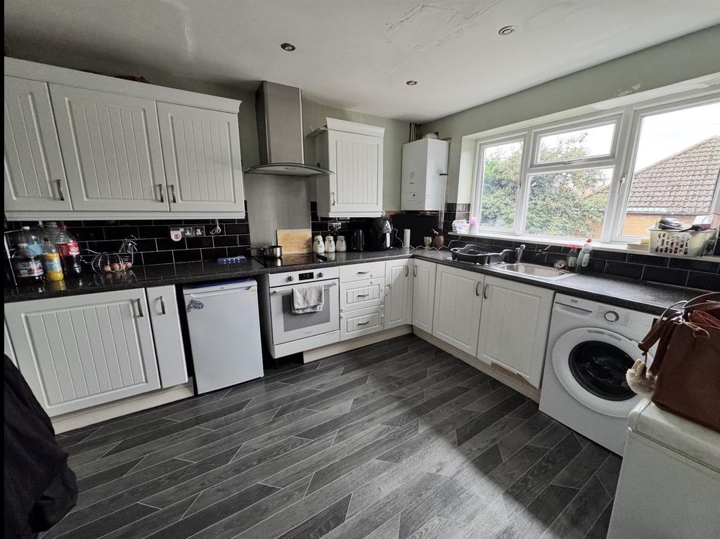 Property photo 3 of 8 Img_2301.Jpg