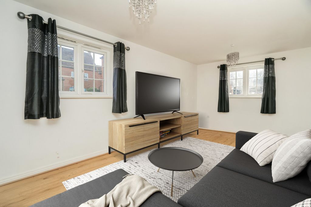 Property photo 3 of 18