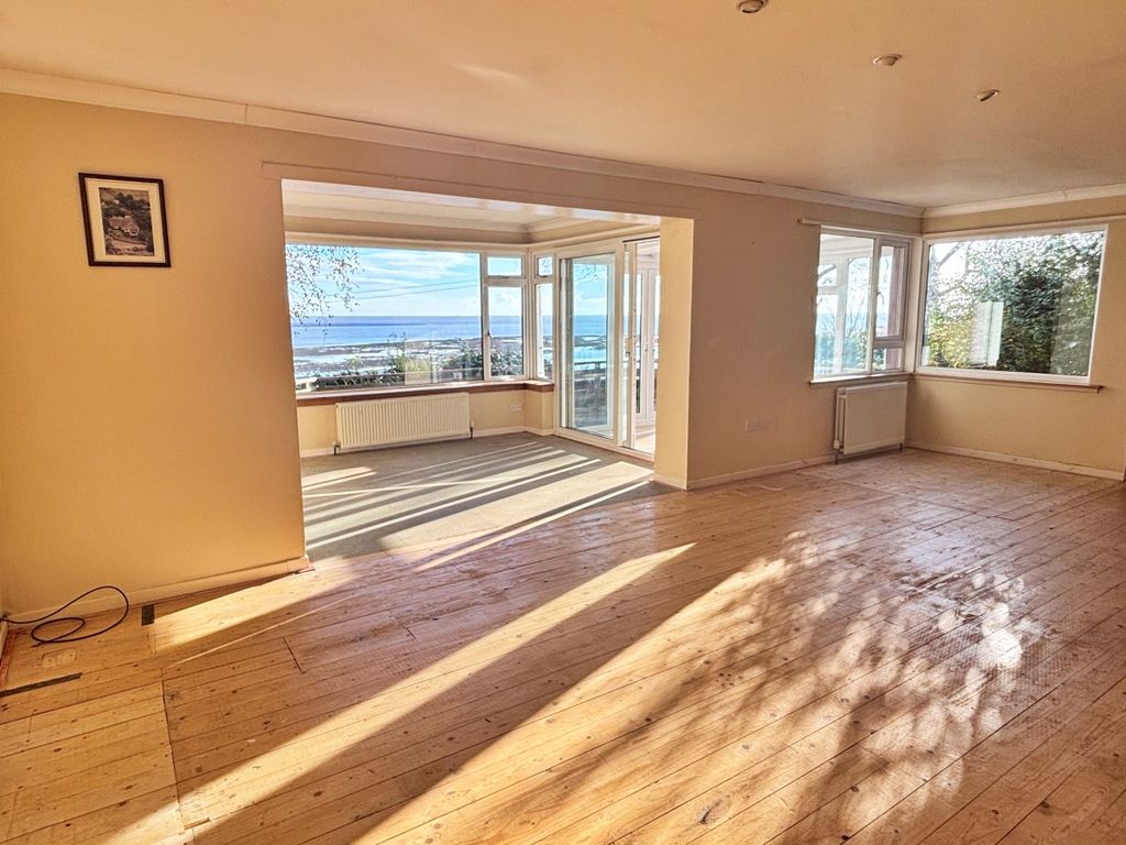 Property photo 2 of 32