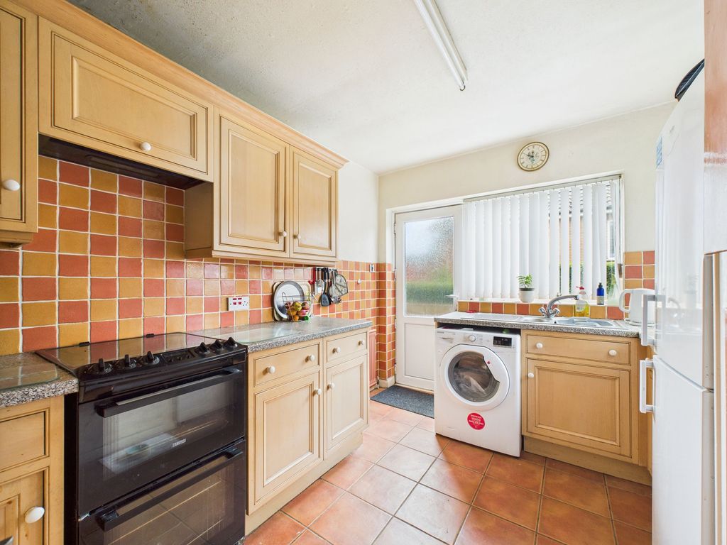 Property photo 2 of 17 Kitchen