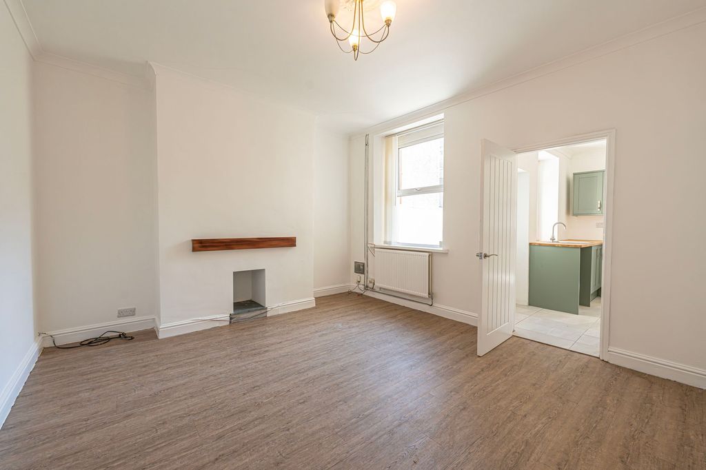 Property photo 3 of 30