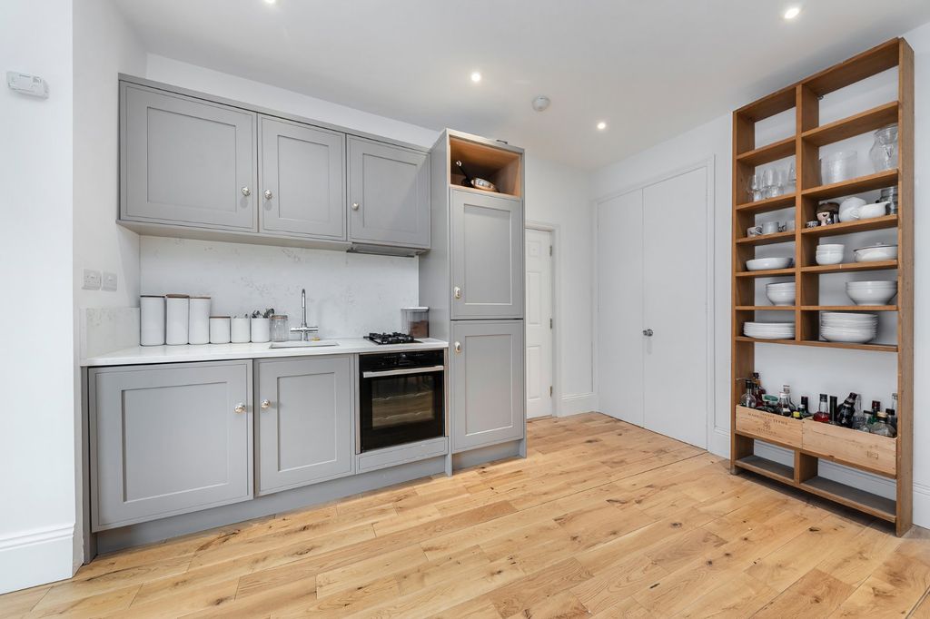 Property photo 2 of 9 Picture No. 04