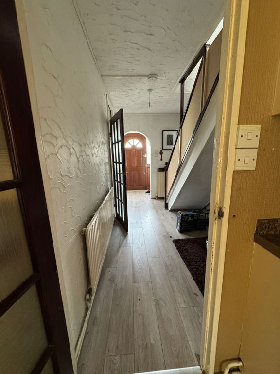 Property photo 1 of 16 3 Bed End Terrace To Rent Stratford Close, Dagenham Rm10