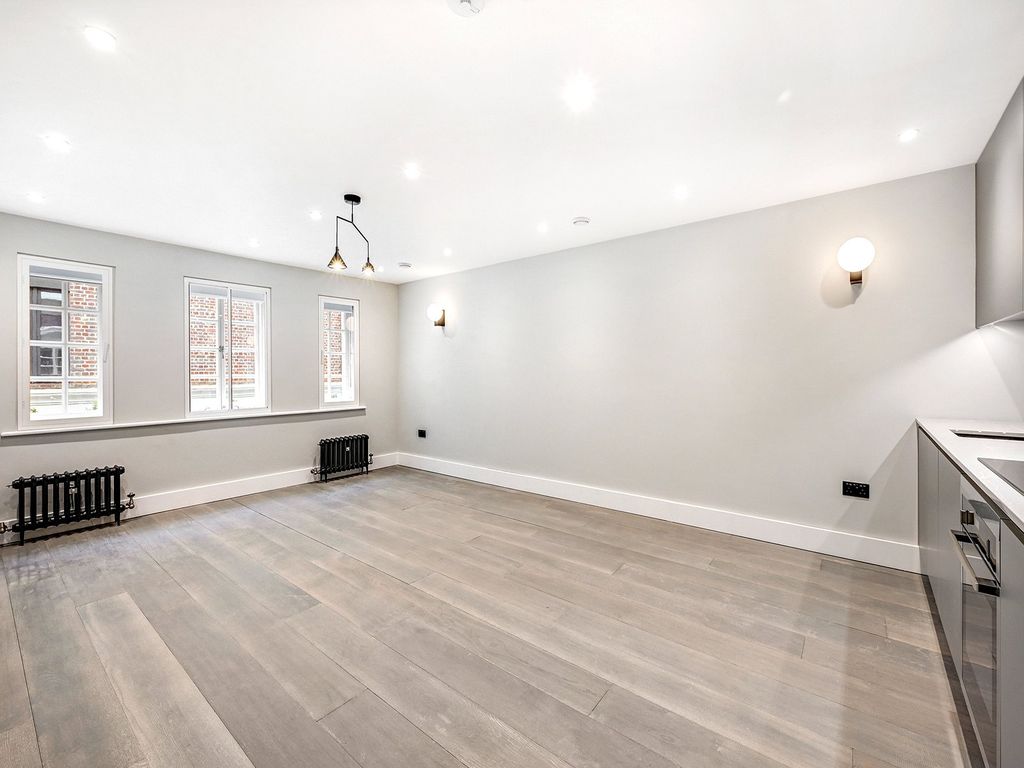 Property photo 1 of 9 Beak Street