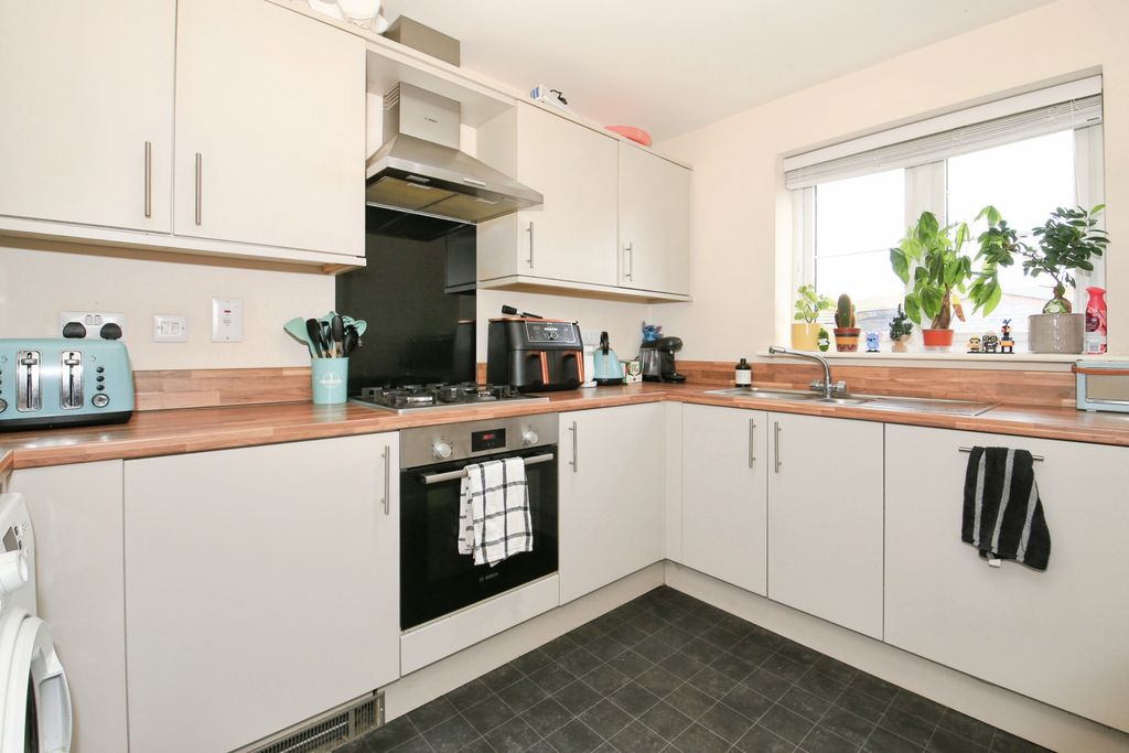 Property photo 3 of 17 Img_2447