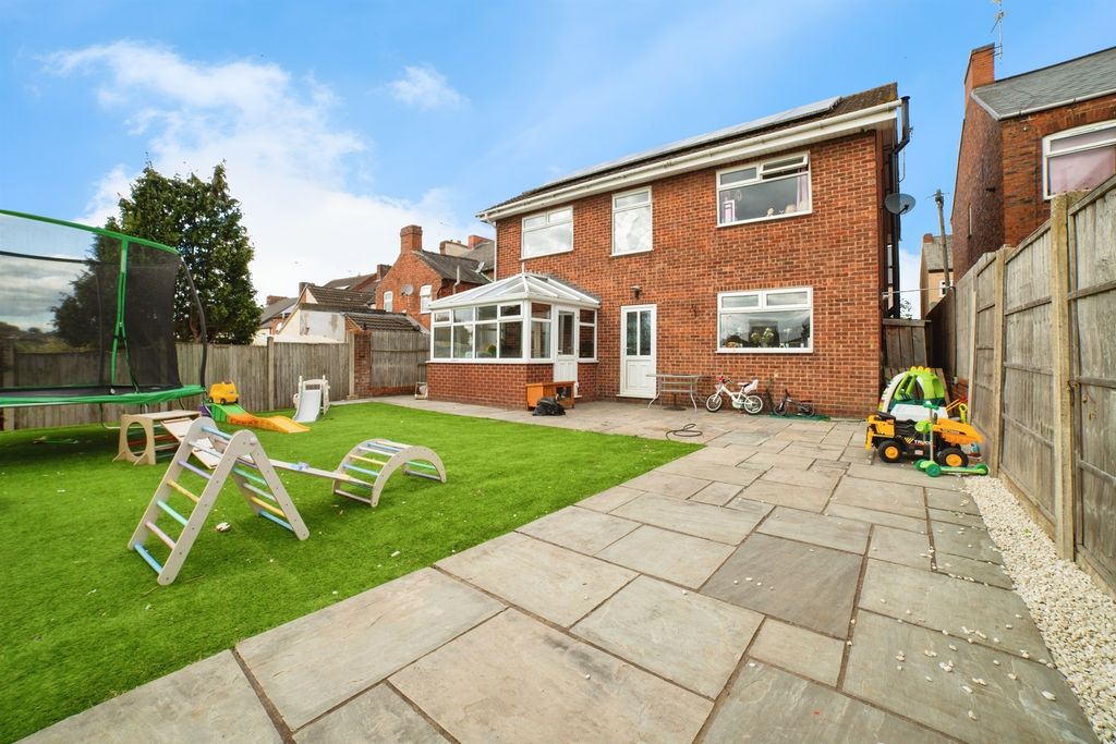 Property photo 2 of 19