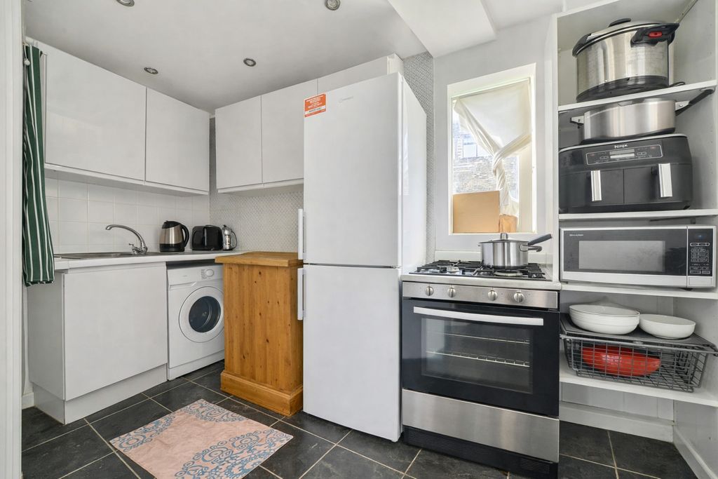 Property photo 2 of 7 2024494