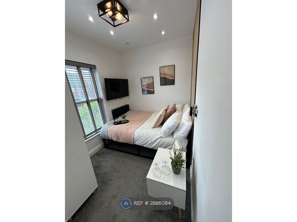 Property photo 2 of 11 Room 3