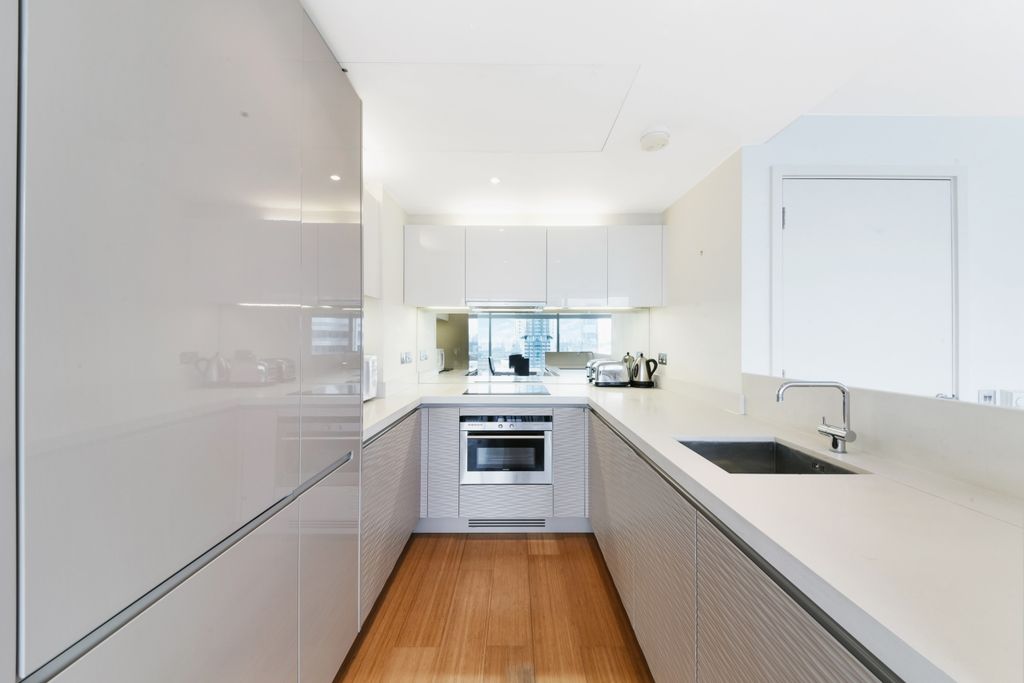 Property photo 2 of 10 Kitchen